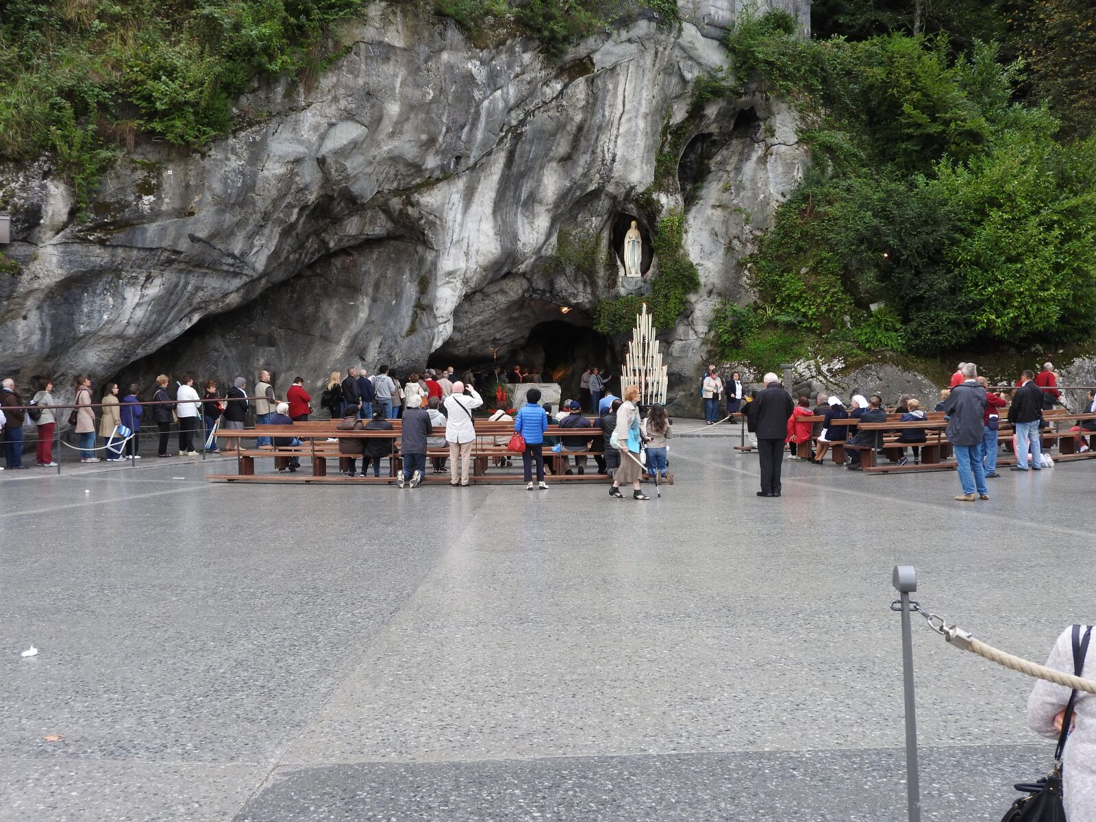 Nikon Coolpix P610 sample photo. Poret, heavy, cave photography