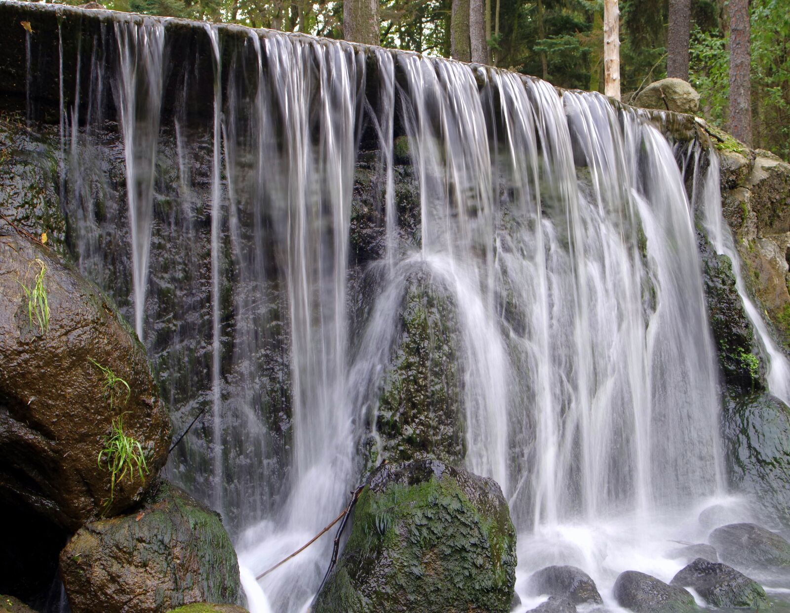 Pentax K-S2 sample photo. Waterfall, water, source photography