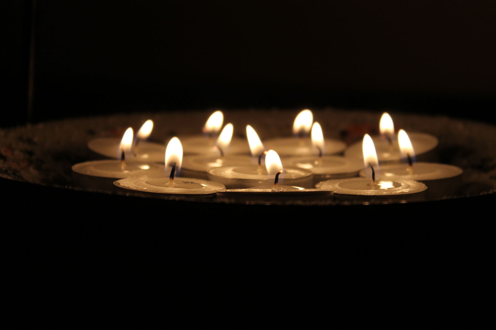 Canon EOS 1100D (EOS Rebel T3 / EOS Kiss X50) sample photo. Candles, christmas, light photography