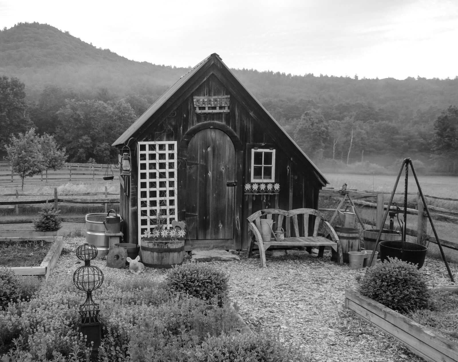 Nikon D90 sample photo. Garden shed, country, gardening photography