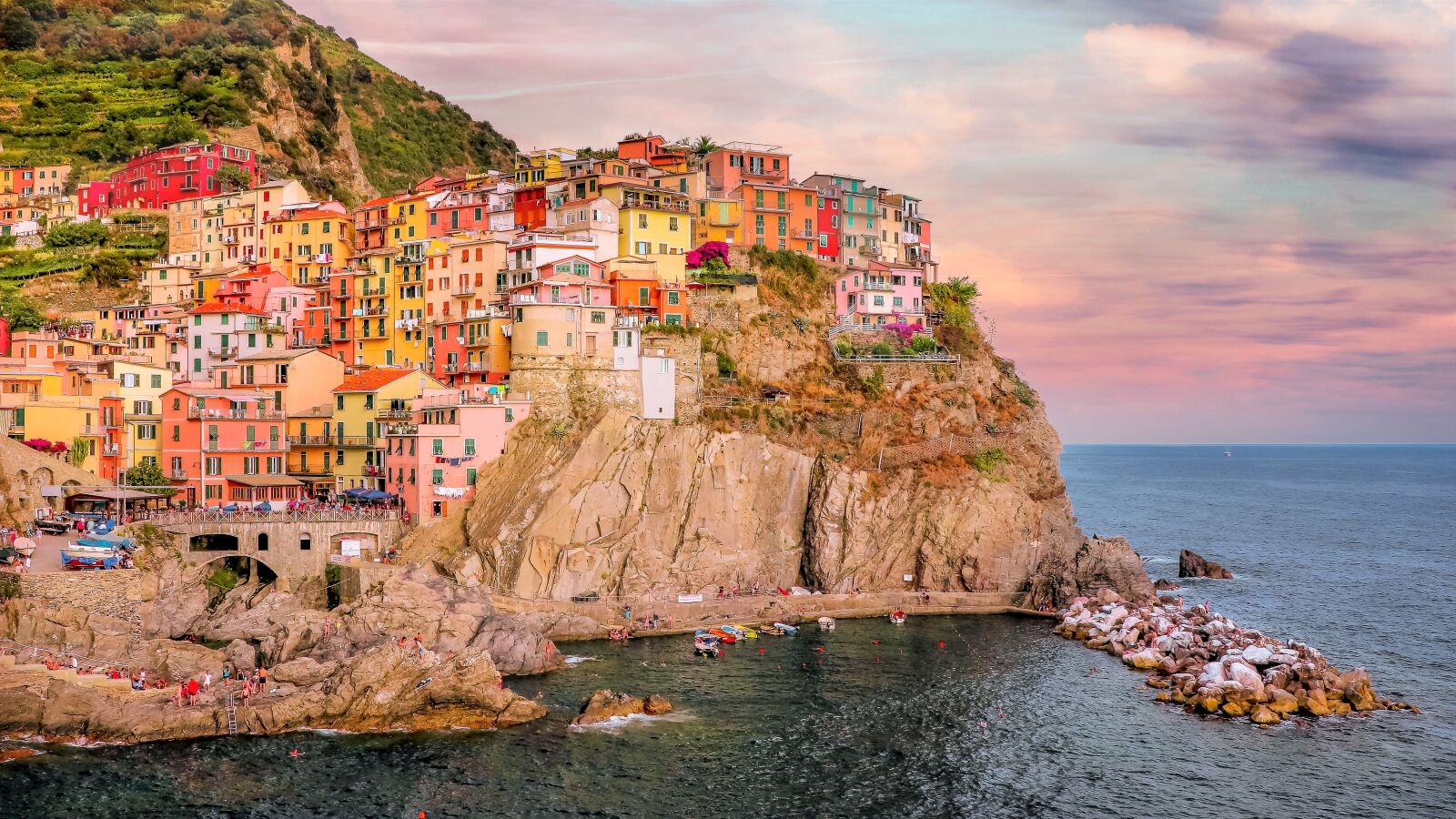 Canon EF-S 18-135mm F3.5-5.6 IS USM sample photo. Cinque terre, italy, sunset photography