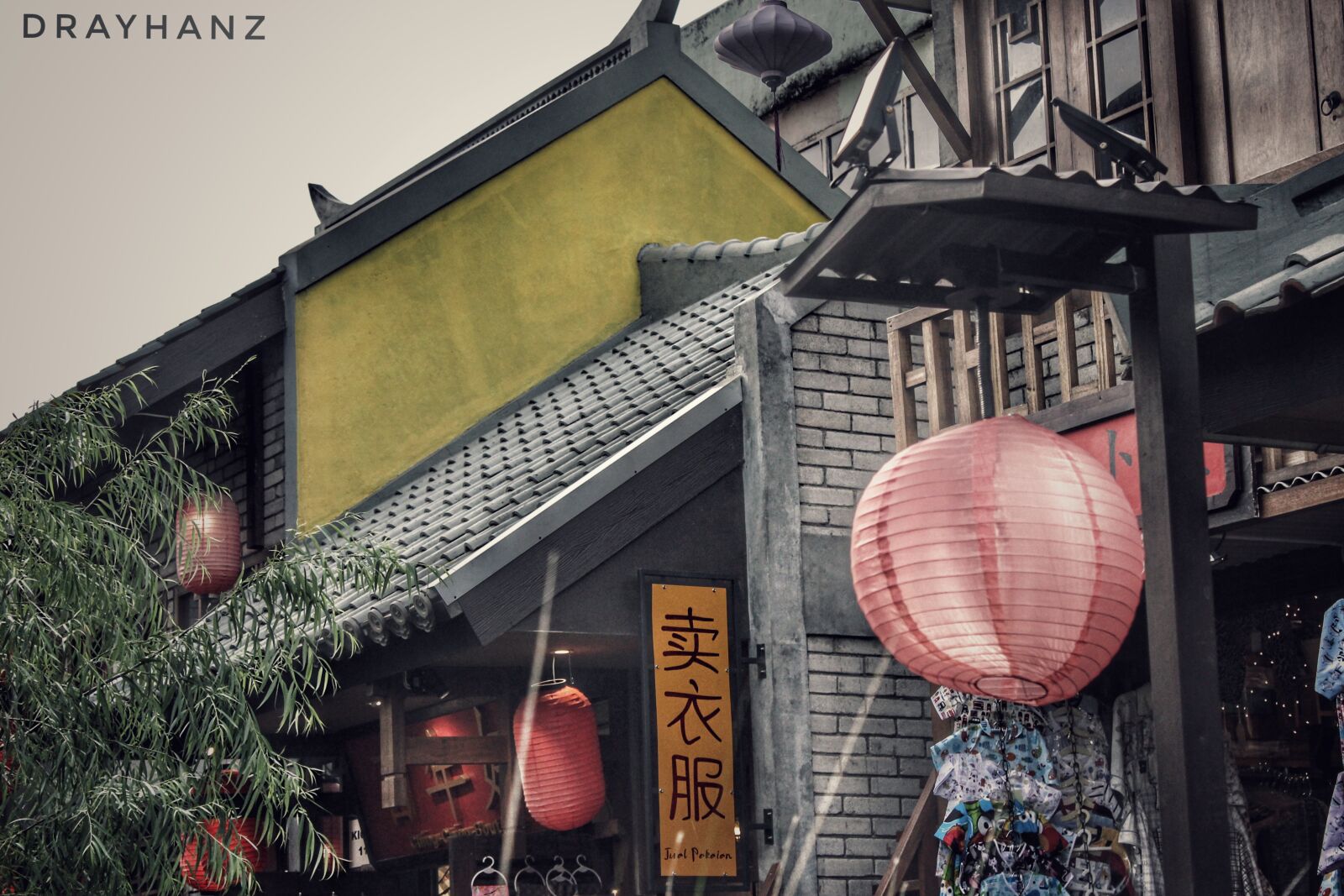 Canon EOS 600D (Rebel EOS T3i / EOS Kiss X5) sample photo. Bold, chinatown, hdr, lampshade photography