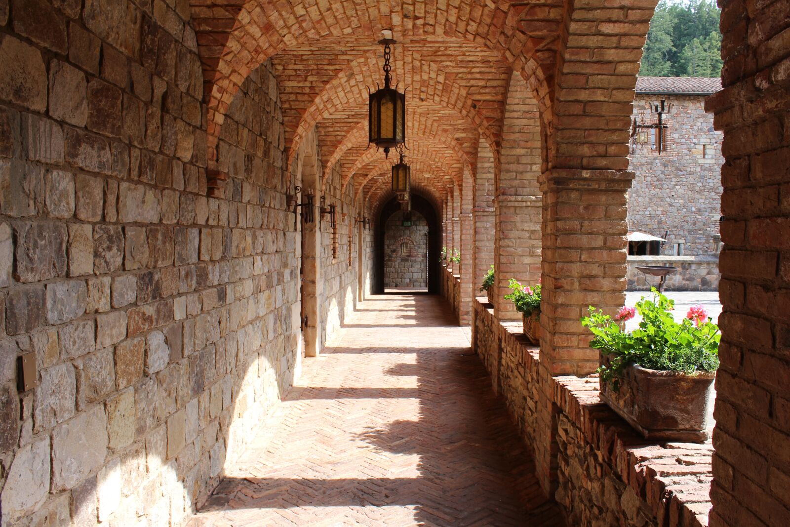 Canon EOS 650D (EOS Rebel T4i / EOS Kiss X6i) sample photo. Napa valley, portico, castle photography