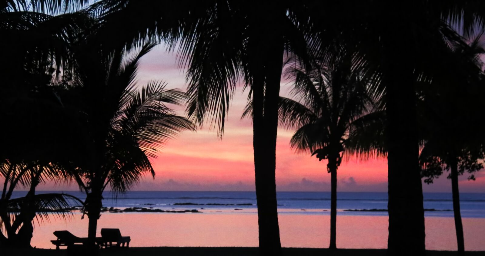 Canon EF-S 18-200mm F3.5-5.6 IS sample photo. Sunset, palms, tropical photography