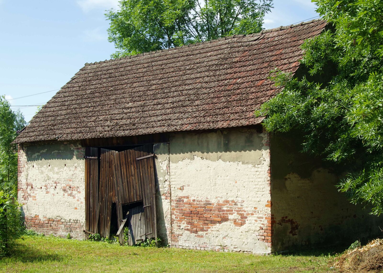 Pentax K-S2 sample photo. Barn, cowshed, village photography