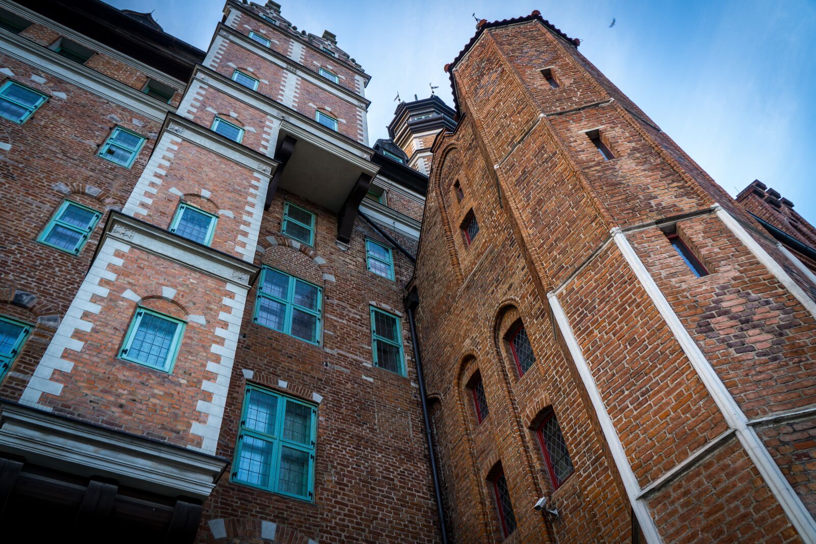 Sony a6000 + Sony E 18-55mm F3.5-5.6 OSS sample photo. Architecture, old, brick photography