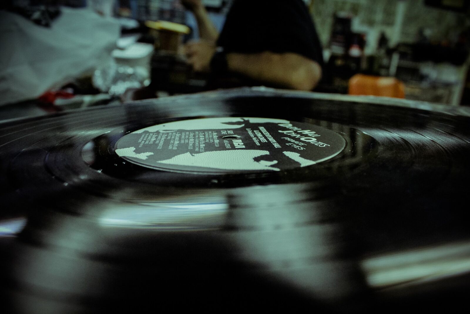 Canon EOS 1200D (EOS Rebel T5 / EOS Kiss X70 / EOS Hi) sample photo. Record, vinyl, vintage photography