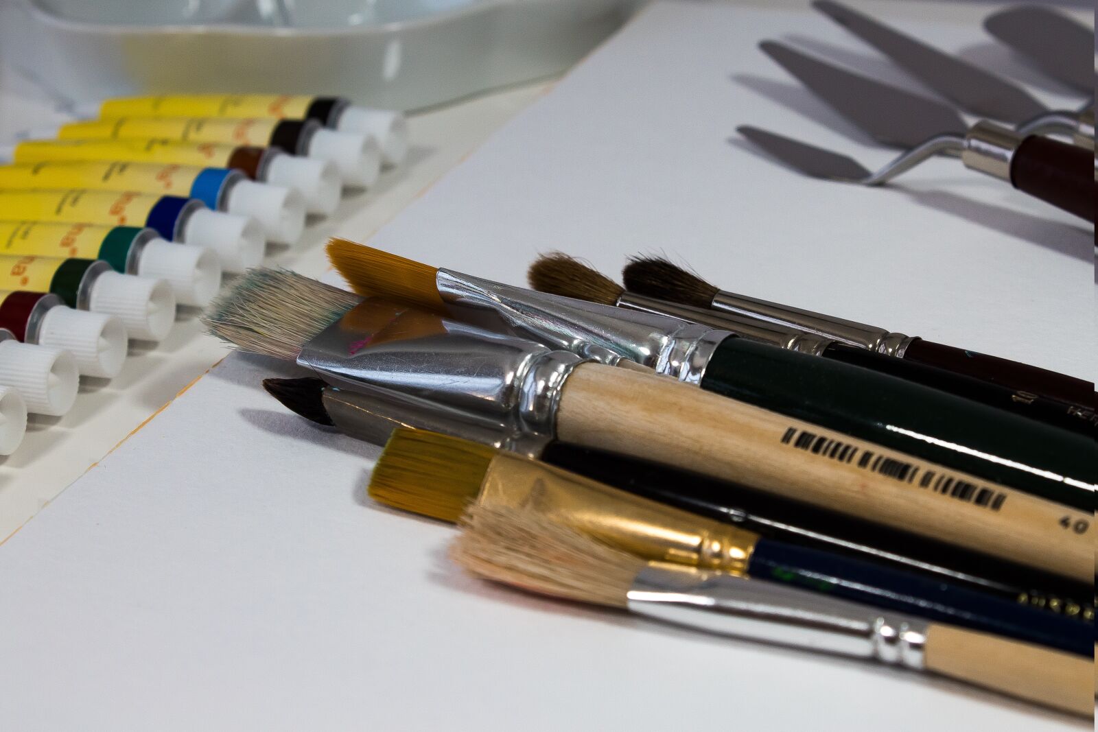 Canon EOS 1300D (EOS Rebel T6 / EOS Kiss X80) sample photo. Paint, atelier, painter photography