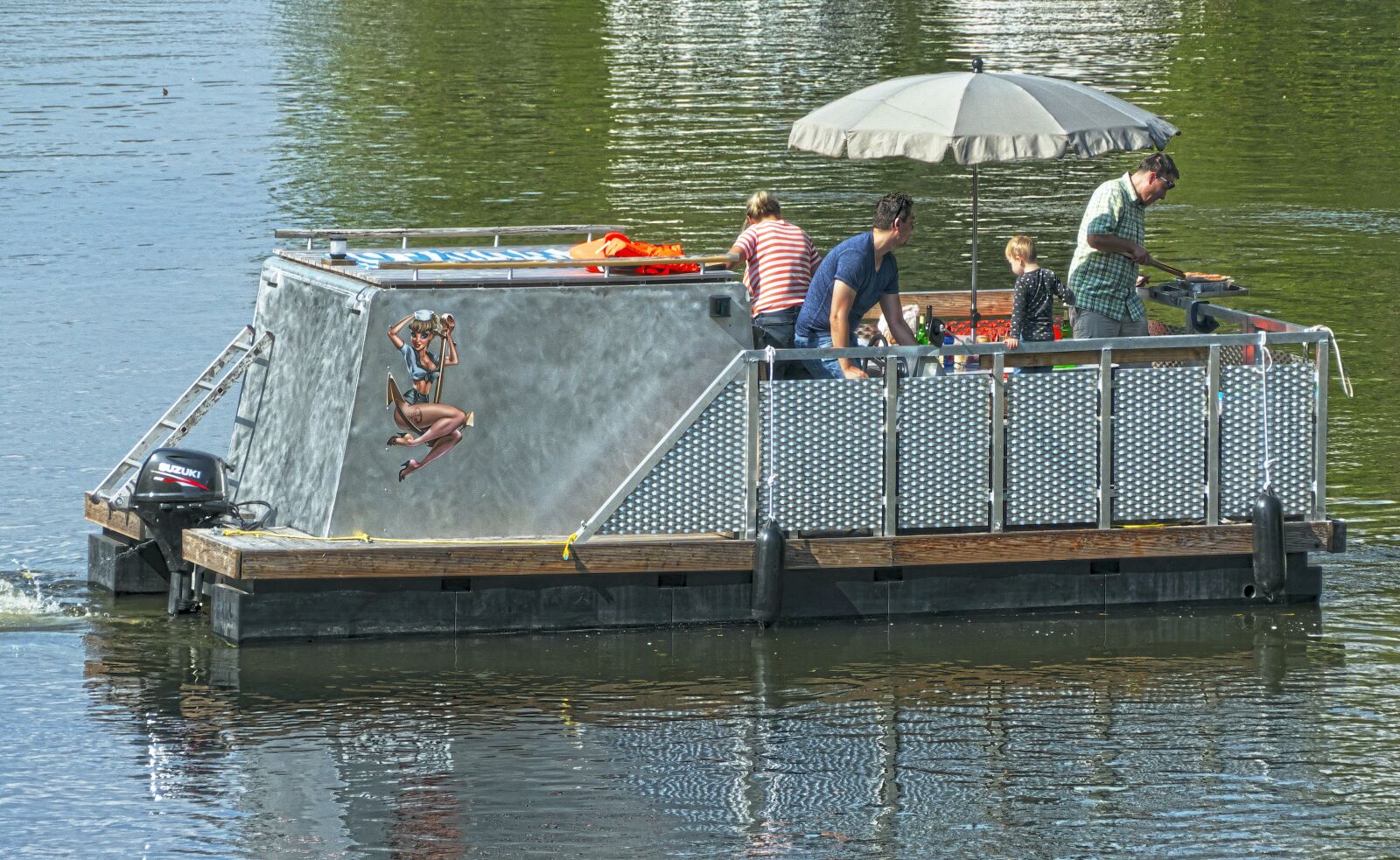 Panasonic Lumix DMC-FZ1000 sample photo. Leisure boat, party boat photography