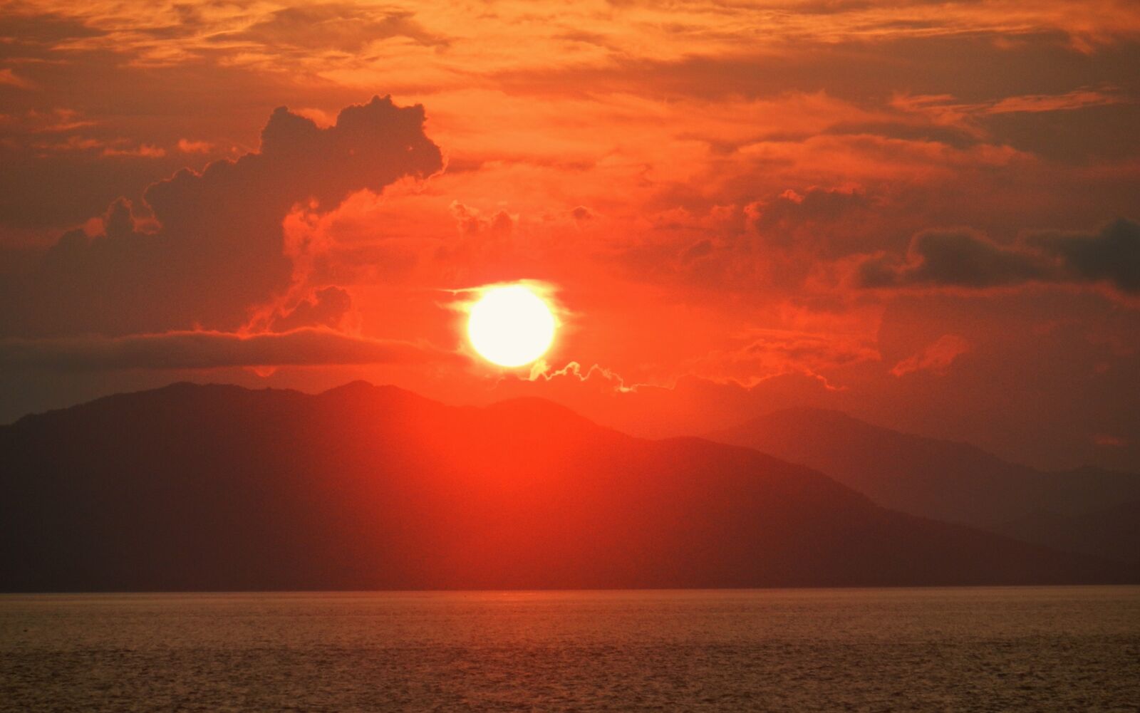 Nikon Coolpix S9100 sample photo. Sunset, sea, red photography
