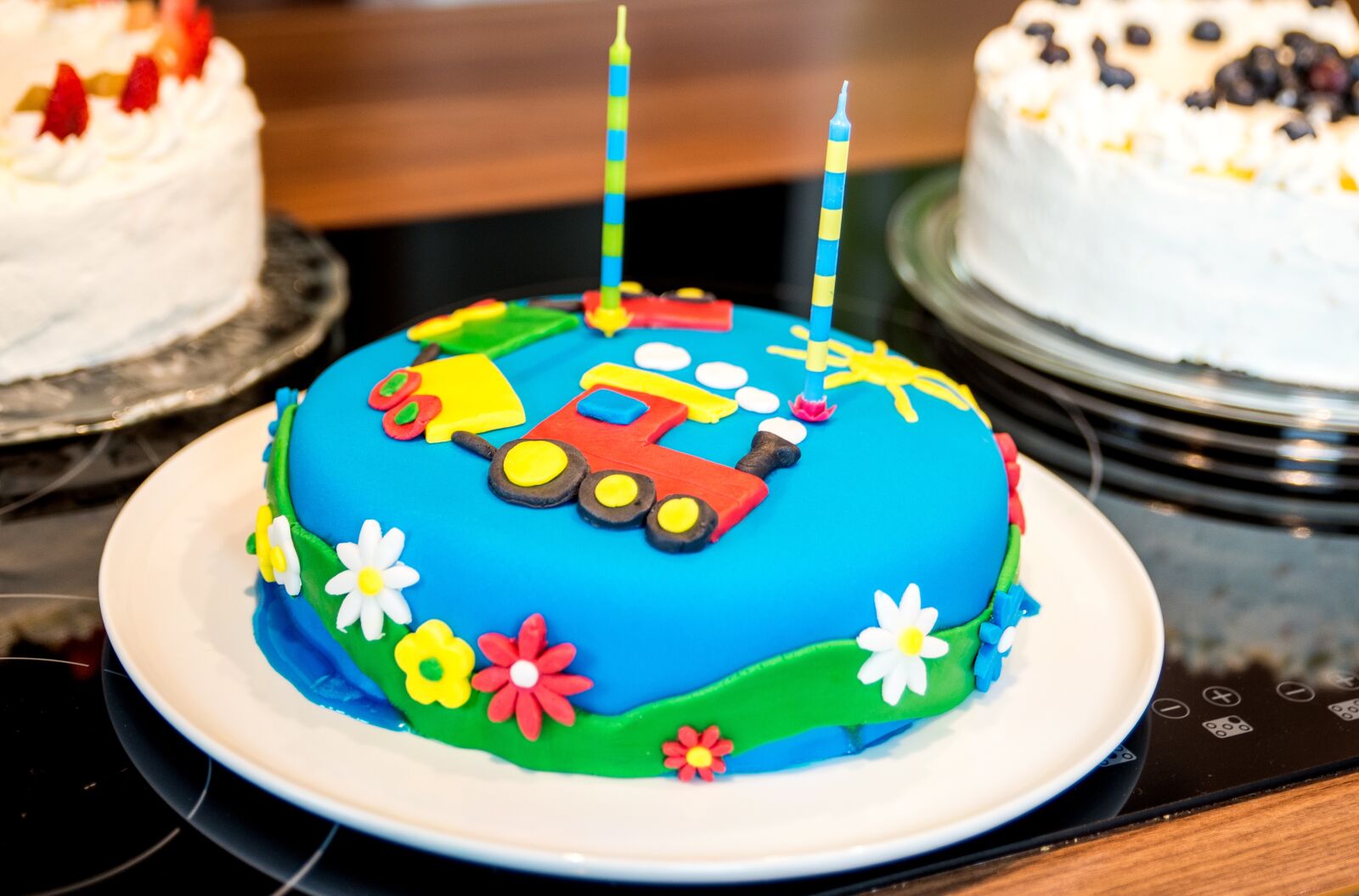 Tamron SP 24-70mm F2.8 Di VC USD sample photo. Birthday cake, cake, children's photography