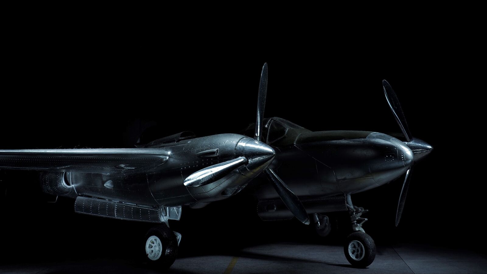 Olympus OM-D E-M5 II sample photo. P38, lightning, aircraft photography
