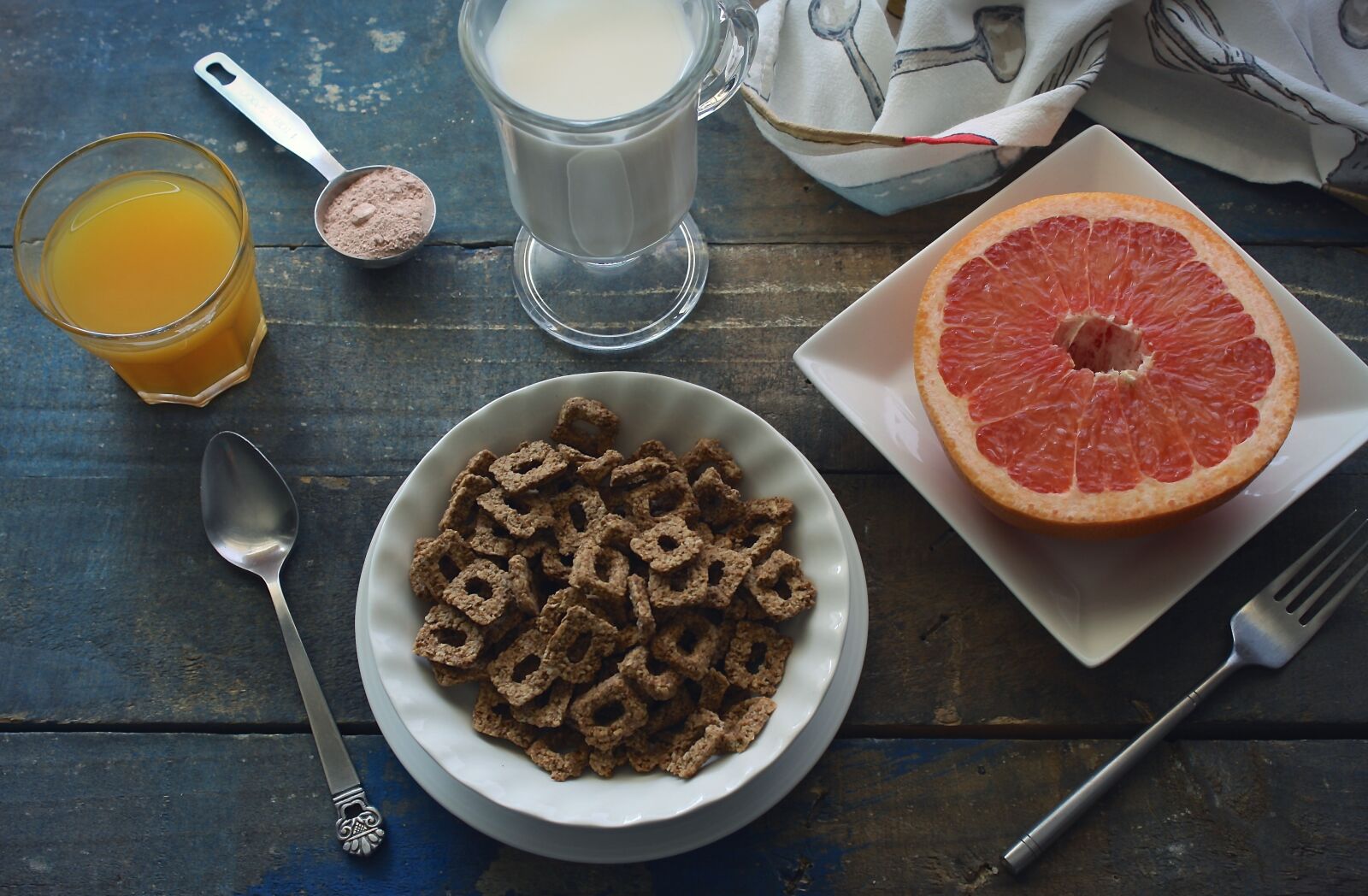 Canon EOS 1000D (EOS Digital Rebel XS / EOS Kiss F) sample photo. Cereal, fiber, breakfast photography