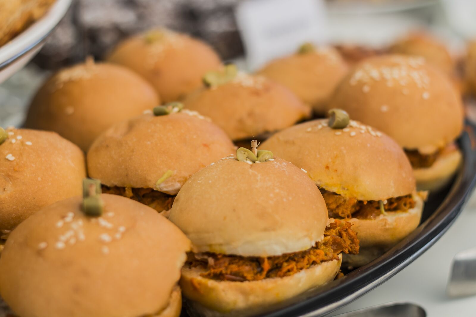 Canon EOS 70D + Canon EF 50mm F1.8 II sample photo. Burger, food, hamburger photography
