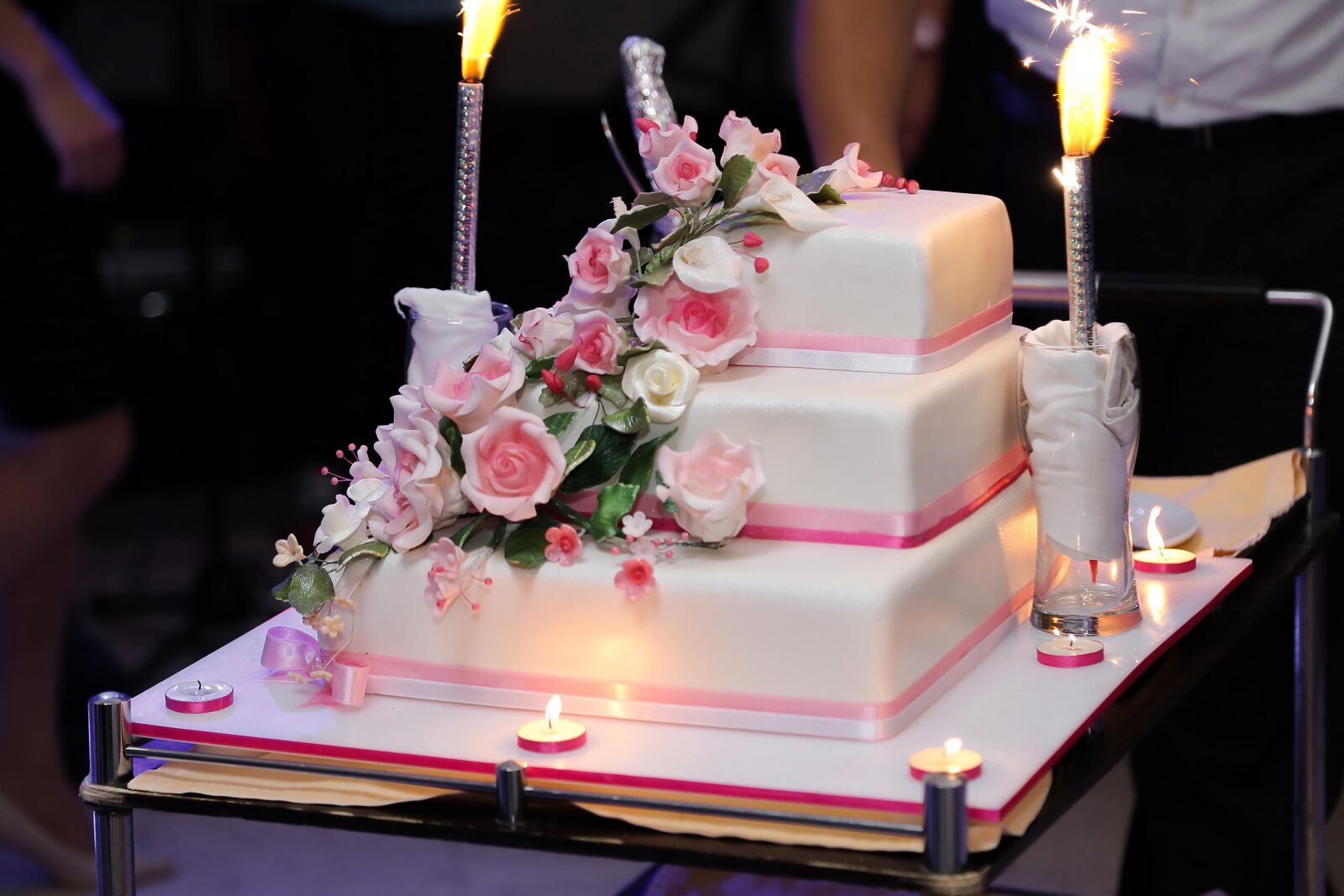 Canon EF 24-105mm F4L IS USM sample photo. Wedding venue, wedding cake photography