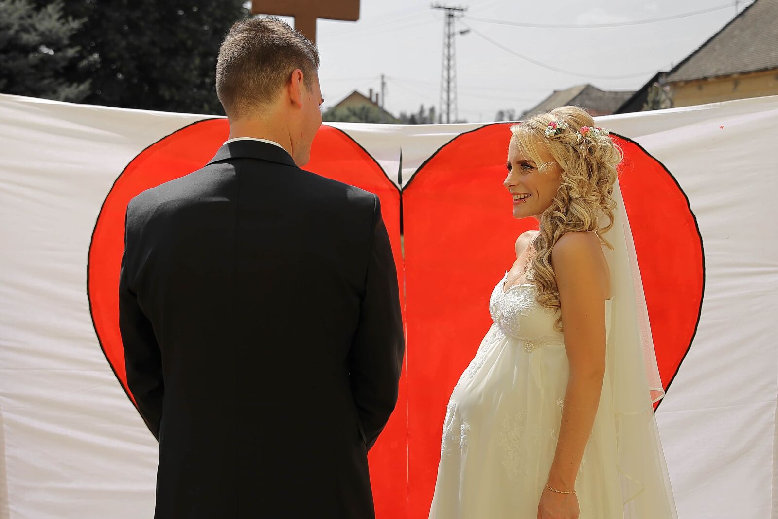 Canon EF 24-105mm F4L IS USM sample photo. Heart, bride, pregnant, smile photography