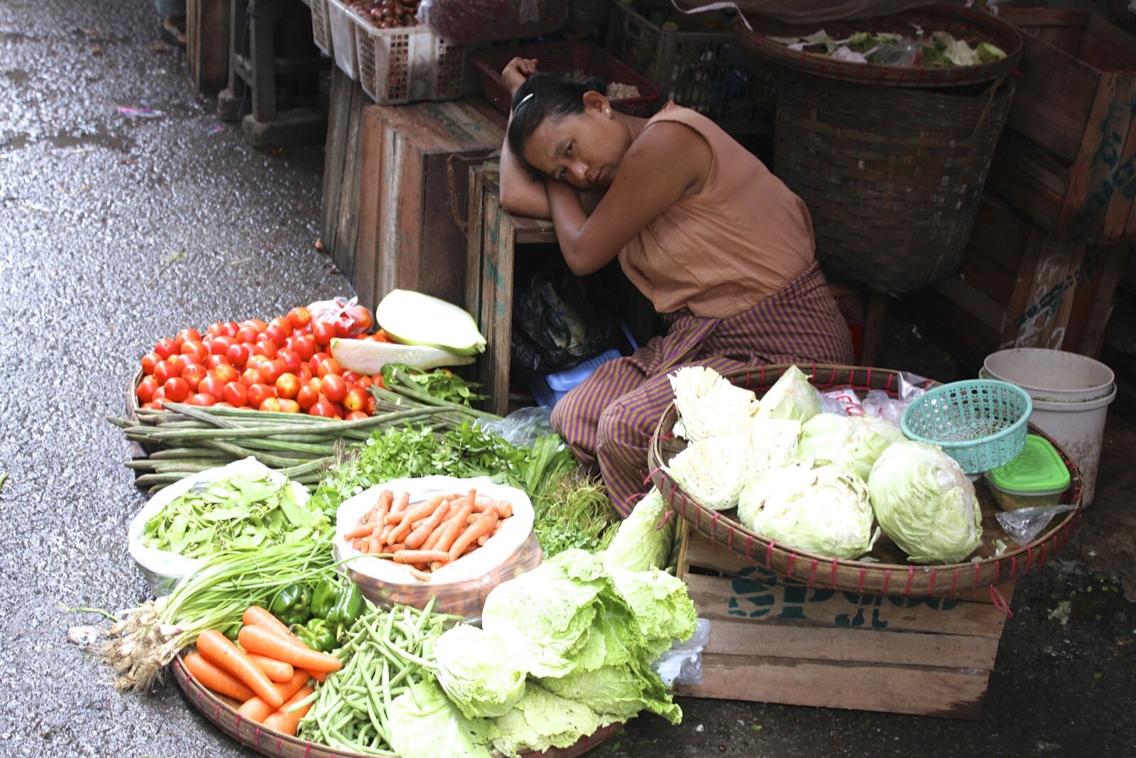 Canon EOS 550D (EOS Rebel T2i / EOS Kiss X4) sample photo. Burma, myanmar, market photography