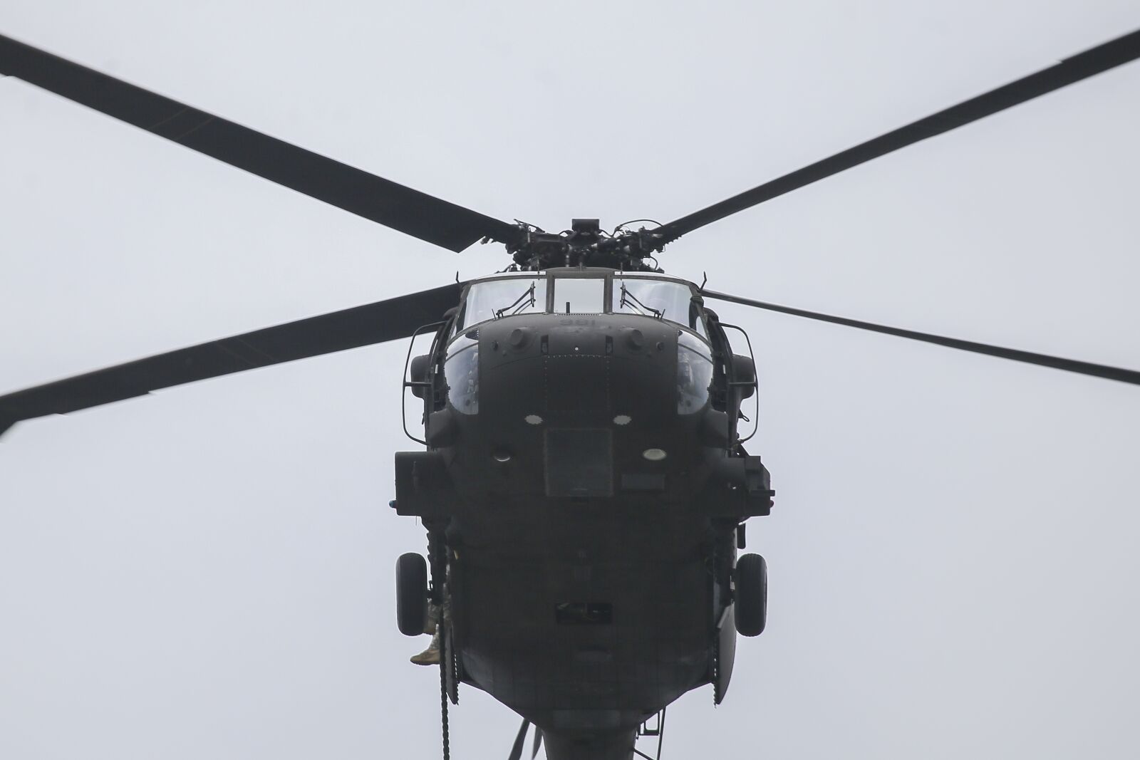 Canon EF 100-400mm F4.5-5.6L IS USM sample photo. Uh-60 black hawk, helicopter photography