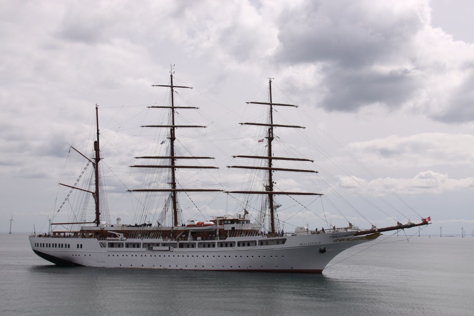 Canon EOS 50D sample photo. School, ship, white photography