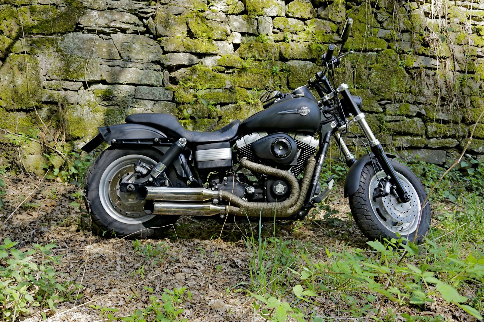 Sony E 16-50mm F3.5-5.6 PZ OSS sample photo. Harley davidson, fatbob, wall photography