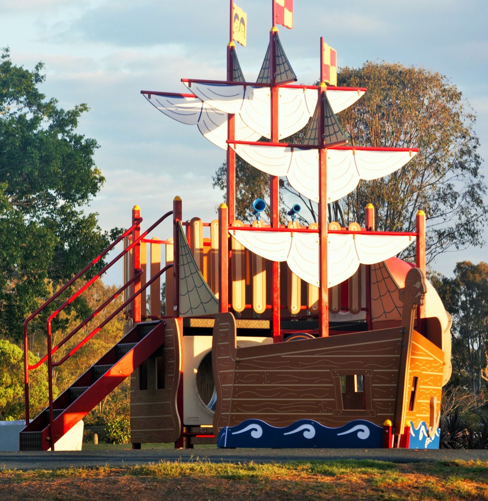Nikon D90 sample photo. Pirate ship, park, blue photography