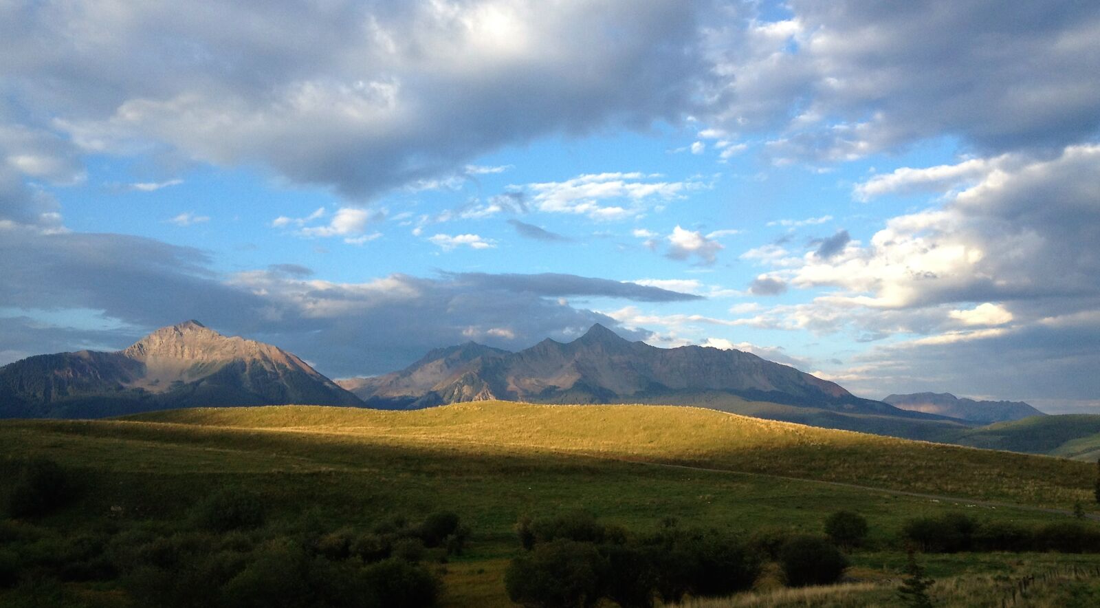 Apple iPhone 4S sample photo. Mountains, sky, colorado photography