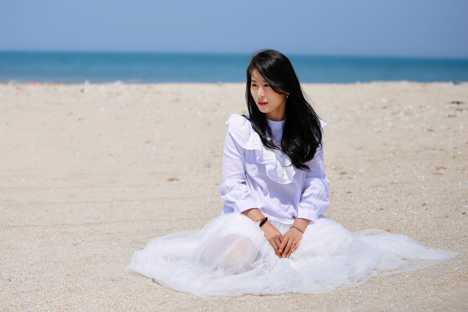 Canon EF 70-200mm F2.8L IS USM sample photo. Beach, model, fly model photography