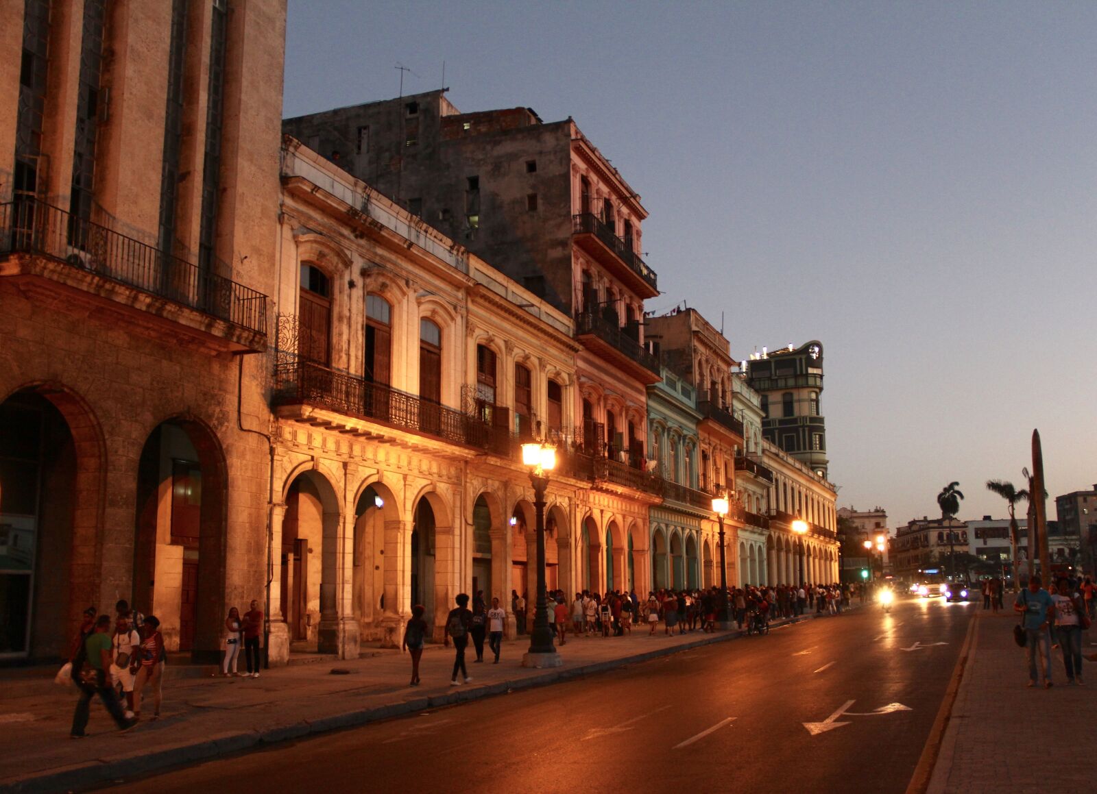 Canon EOS 600D (Rebel EOS T3i / EOS Kiss X5) sample photo. Cuba, havana, architecture photography