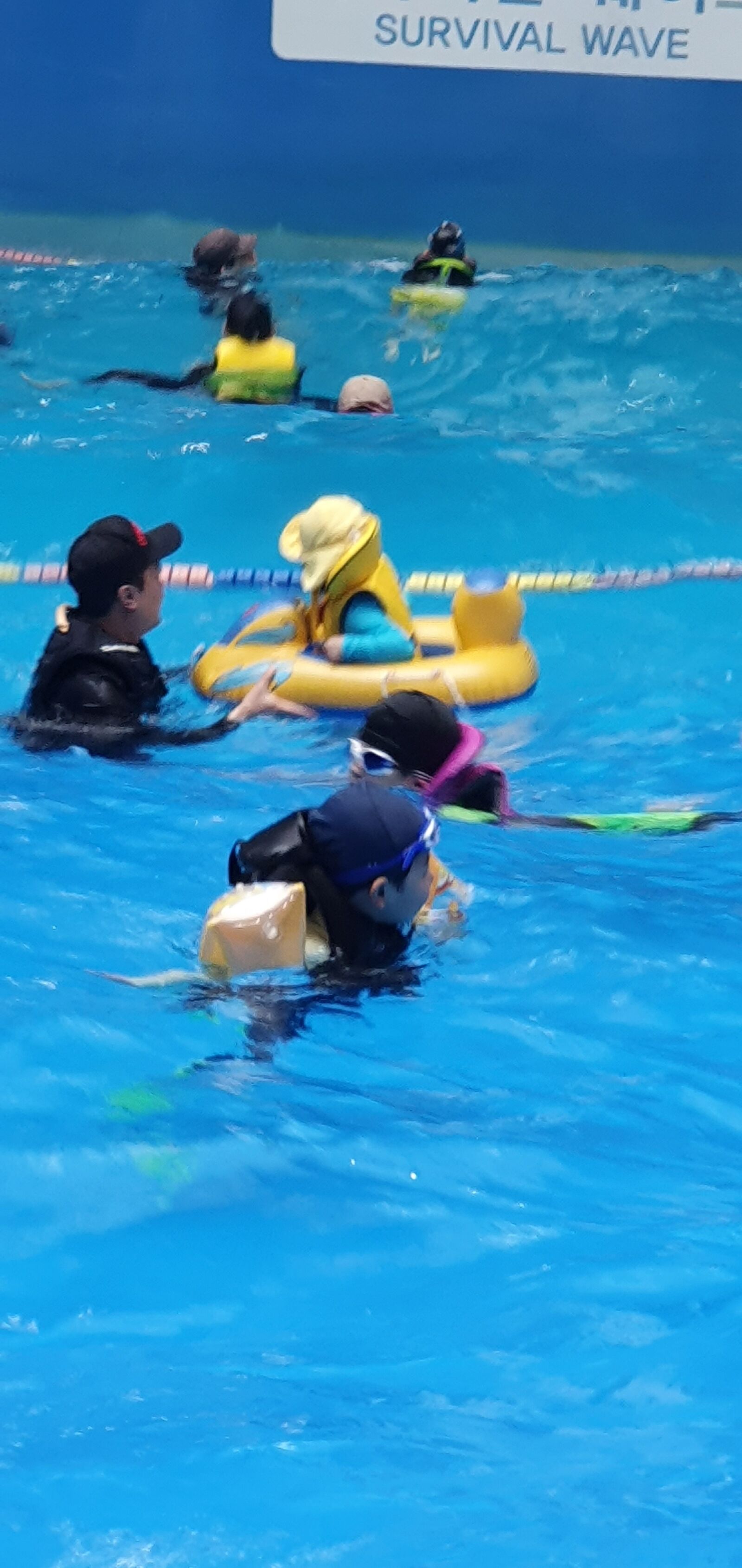 Samsung Galaxy S10 sample photo. Swimming pool, indoor swimming photography
