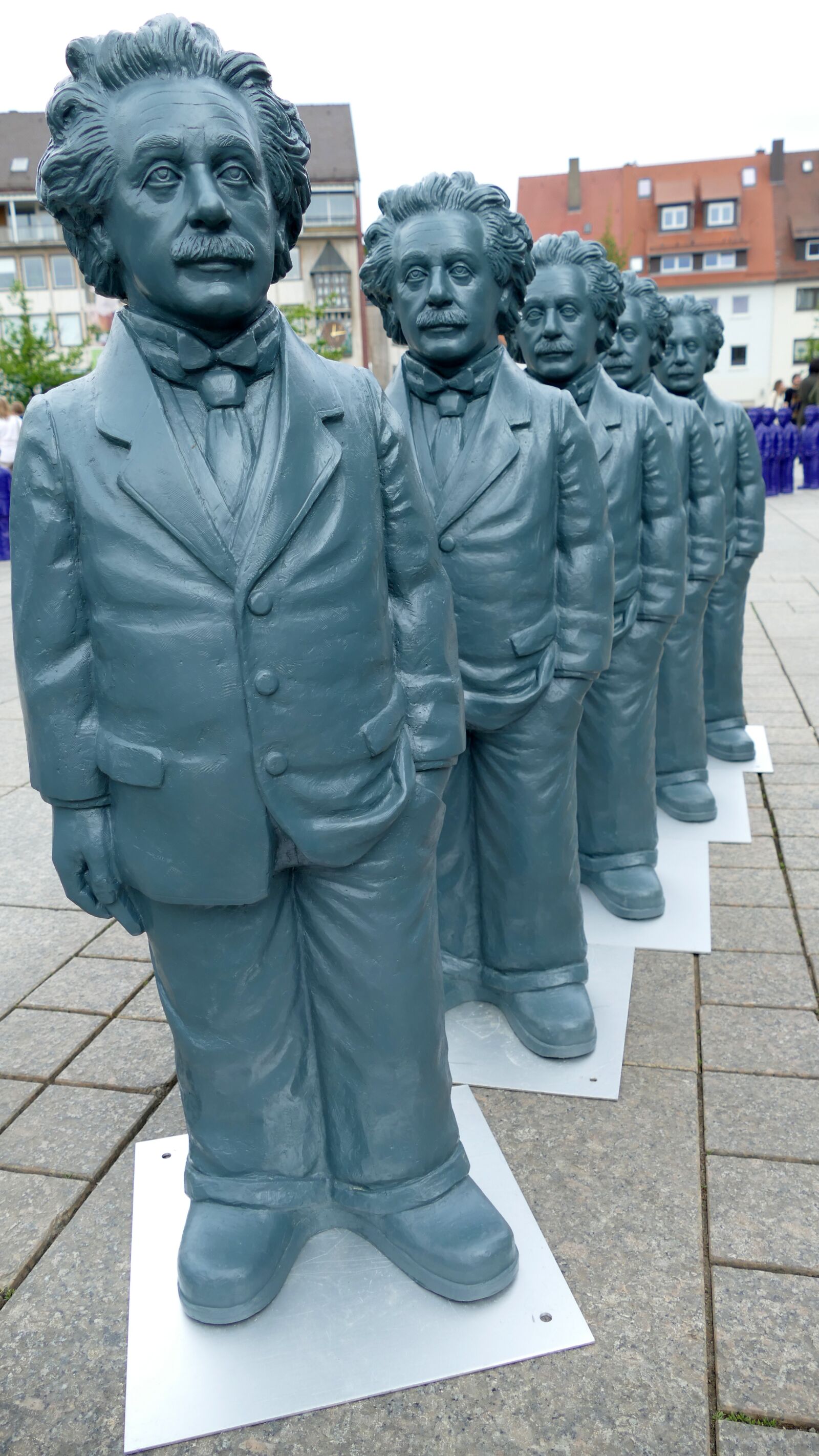Panasonic Lumix DMC-FZ1000 sample photo. Albert einstein, physics, statue photography