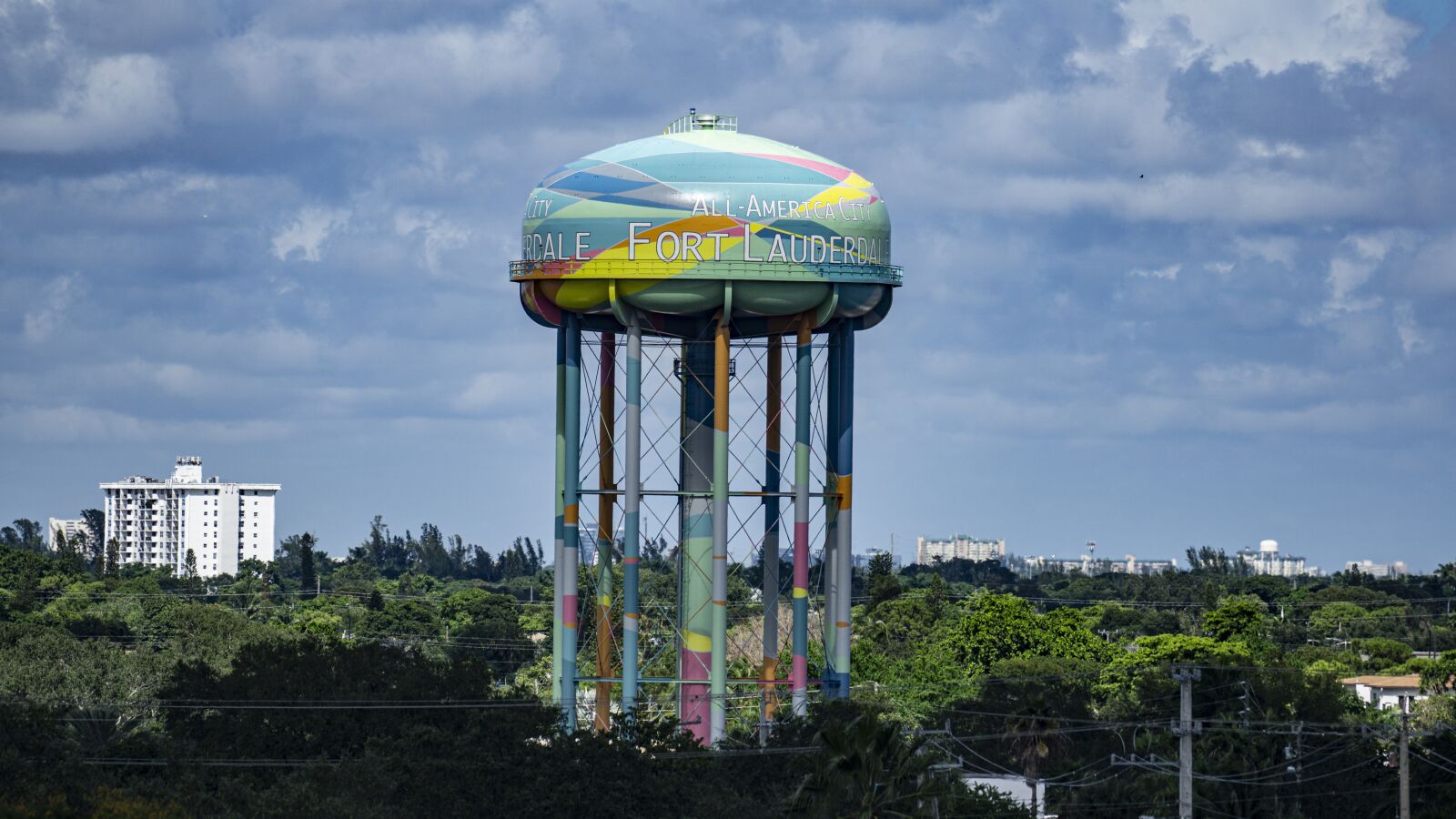 Sony FE 70-200mm F4 G OSS sample photo. Water tower, fort lauderdale photography