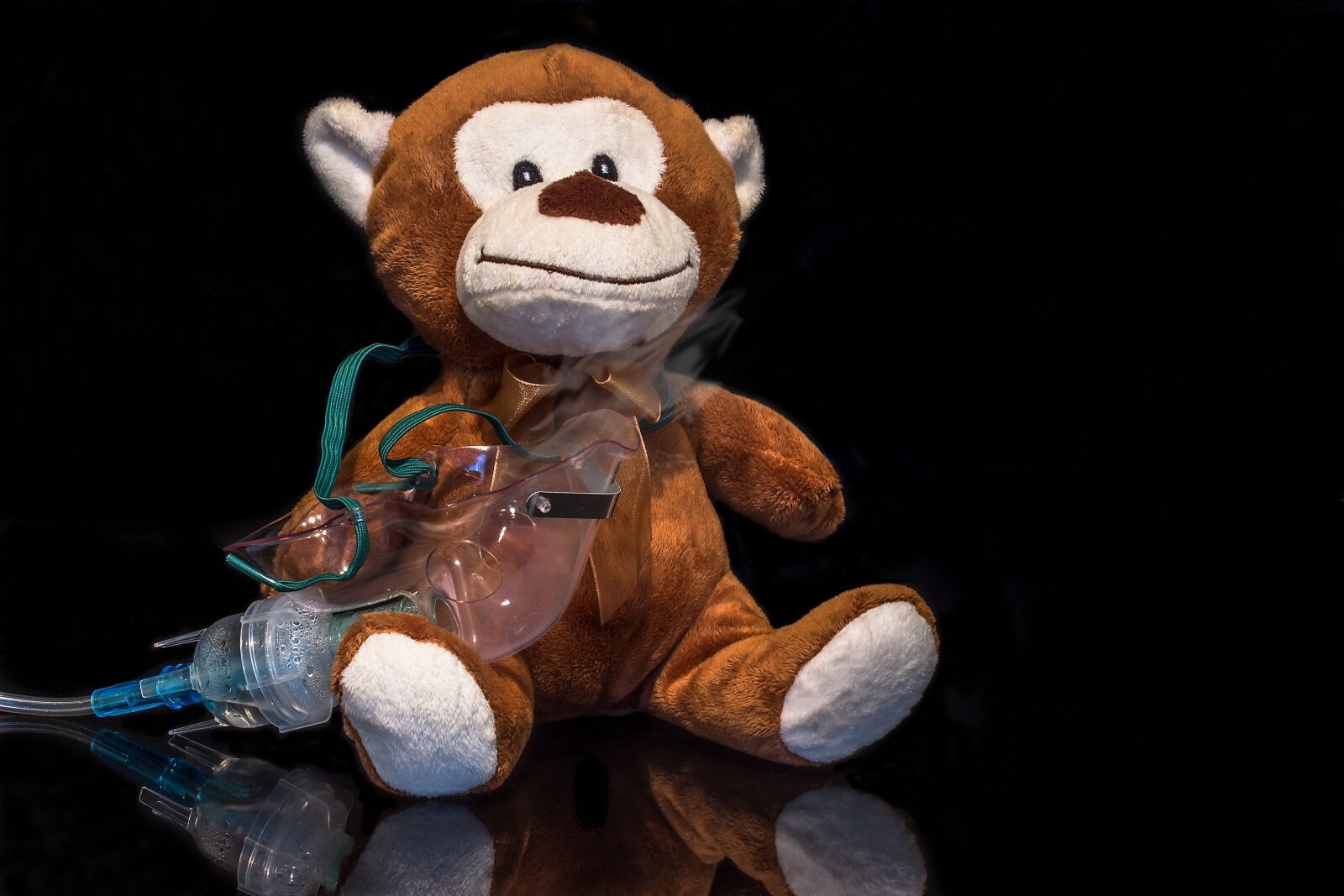 Canon EOS 650D (EOS Rebel T4i / EOS Kiss X6i) sample photo. Inhalation, inhalation mask, aerosol photography