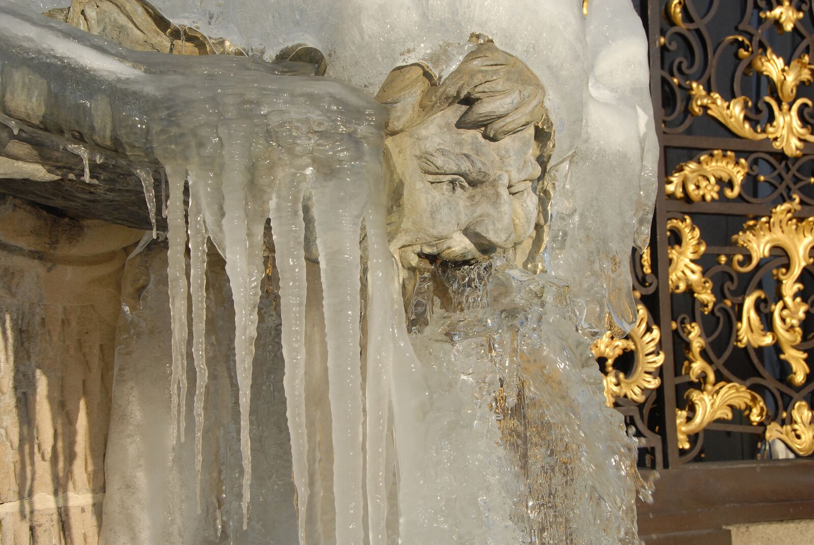Nikon D200 sample photo. Neptune, fountain, statue photography
