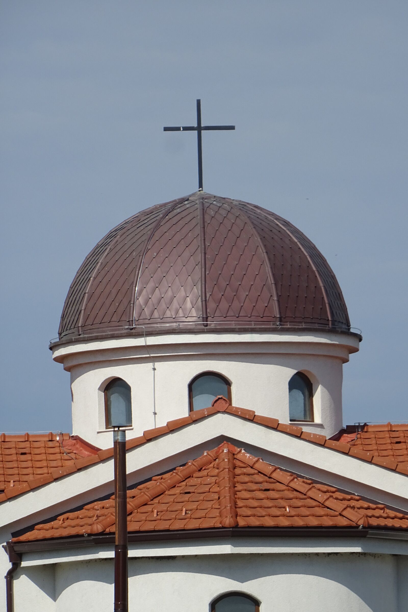 Sony DSC-HX60 sample photo. Church, roof, blu photography