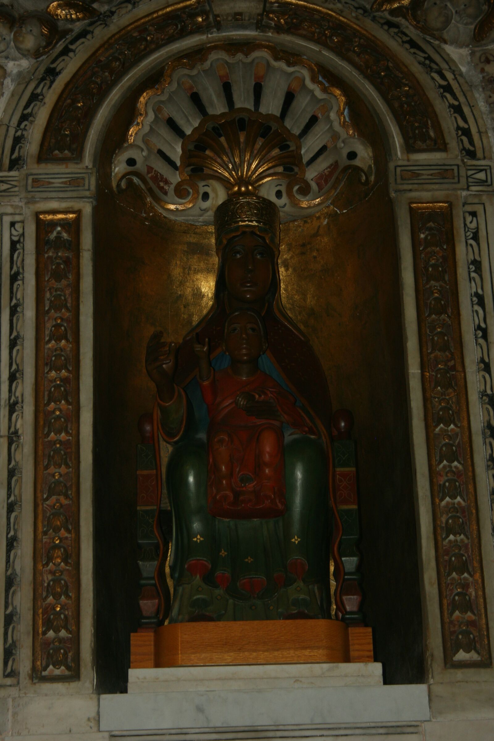 Canon EOS 400D (EOS Digital Rebel XTi / EOS Kiss Digital X) sample photo. Chiesa, madonna nera, sicilia photography