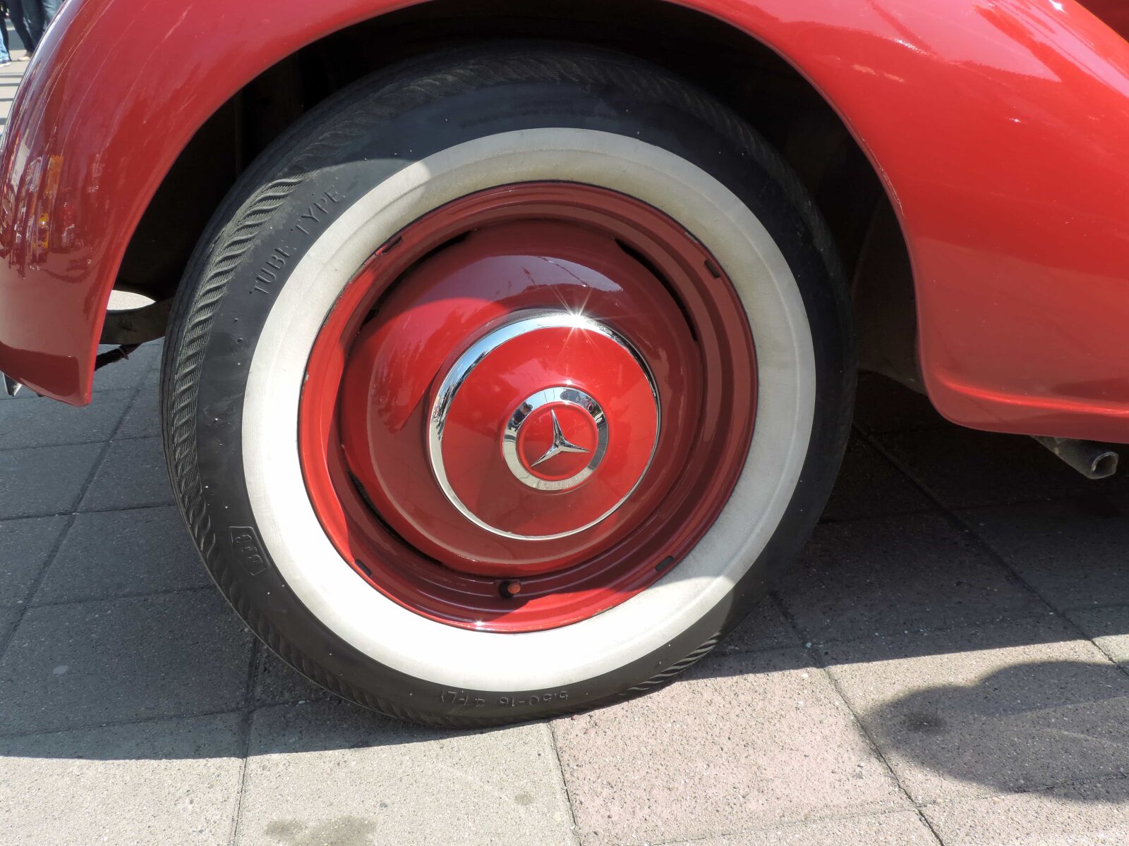 Nikon Coolpix P520 sample photo. Luxury, red, automobile, automotive photography