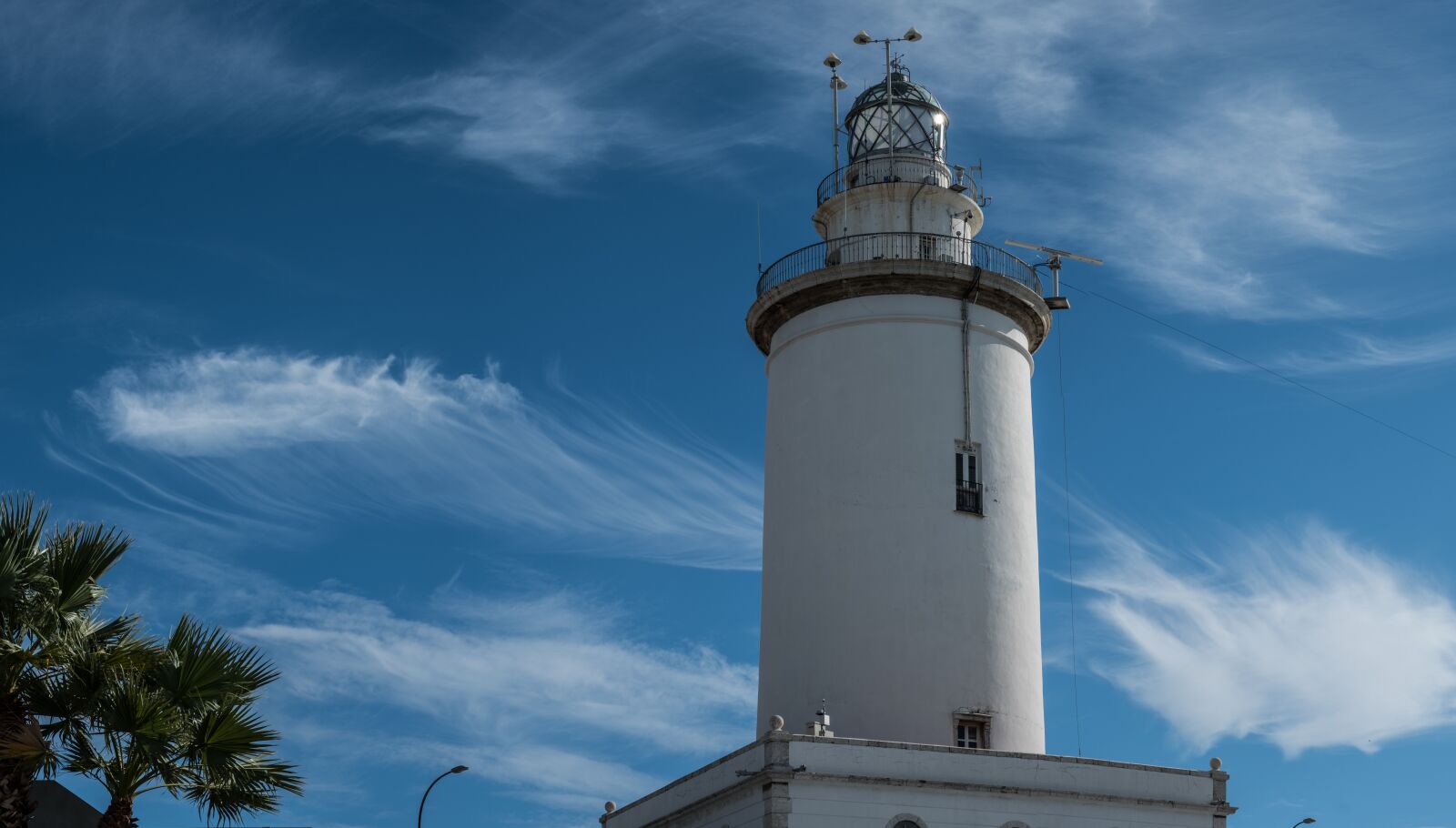 Fujifilm X-T2 sample photo. Malaga, lighthouse, port photography