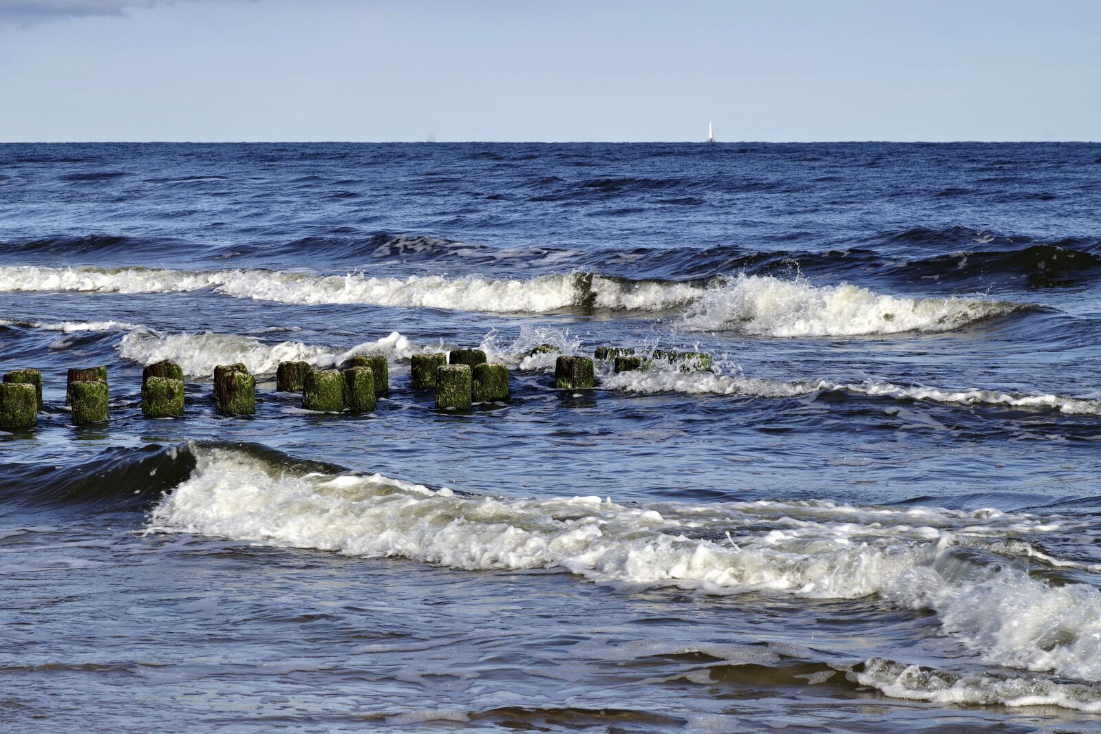 Pentax K-S2 sample photo. Breakwater, sea, the waves photography