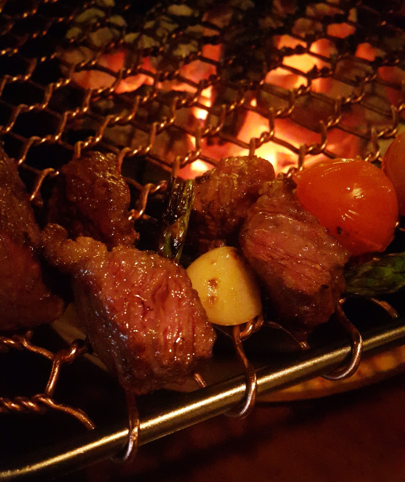 Samsung Galaxy Note4 sample photo. Beef, charcoal, char-grilled photography