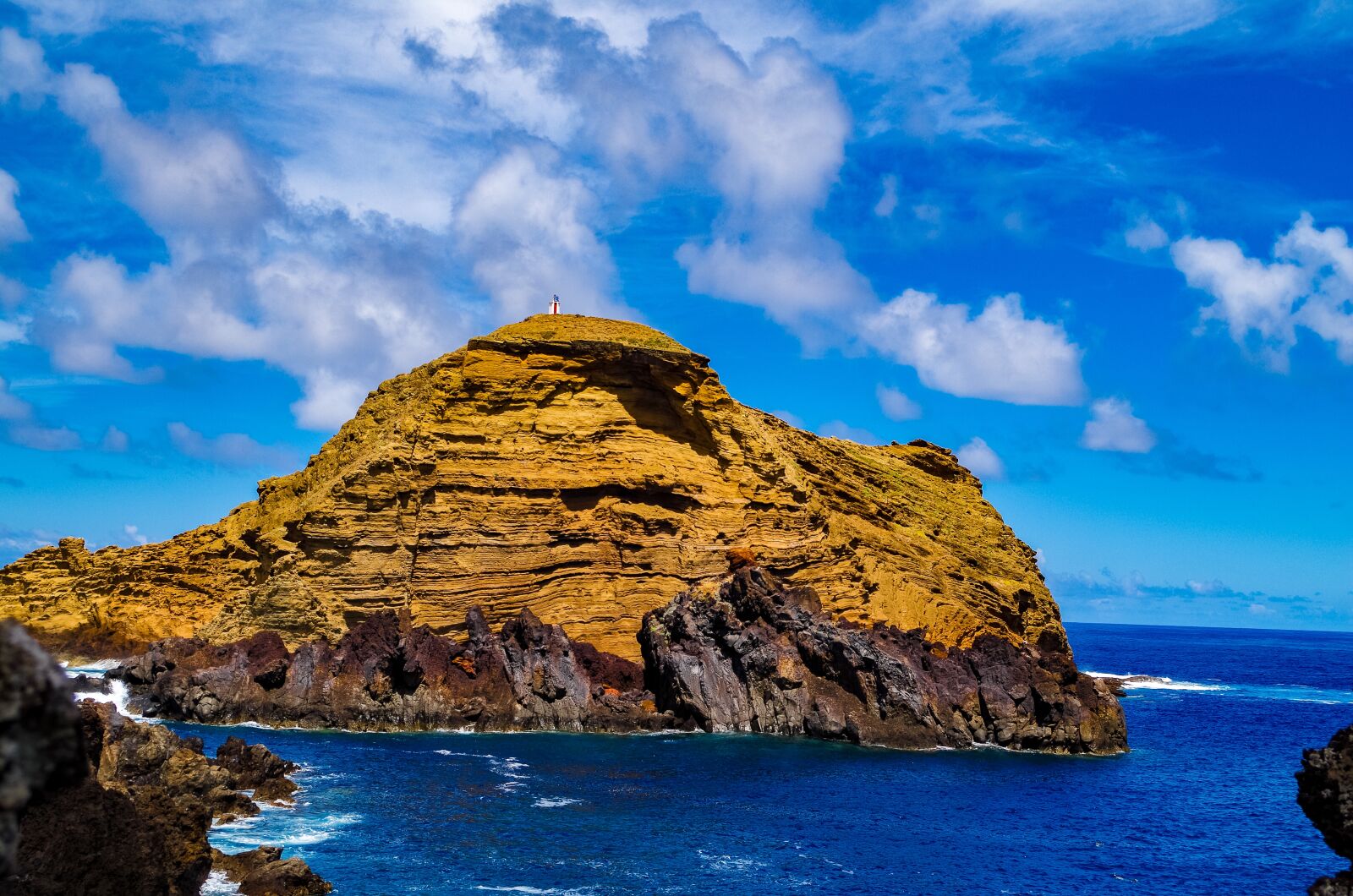 Pentax K-50 sample photo. Golden rock, golden, rock photography