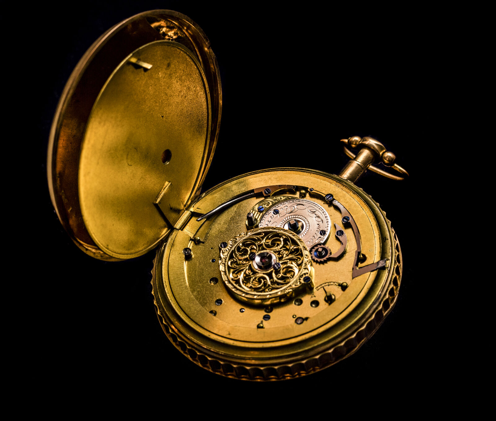Canon EOS 750D (EOS Rebel T6i / EOS Kiss X8i) sample photo. Antique, brass, classic, clock photography