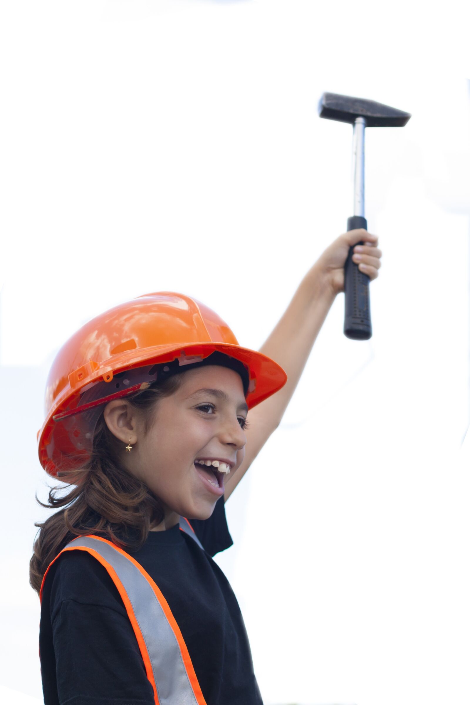 Canon EF 50mm F1.4 USM sample photo. Worker, little girl, hammer photography