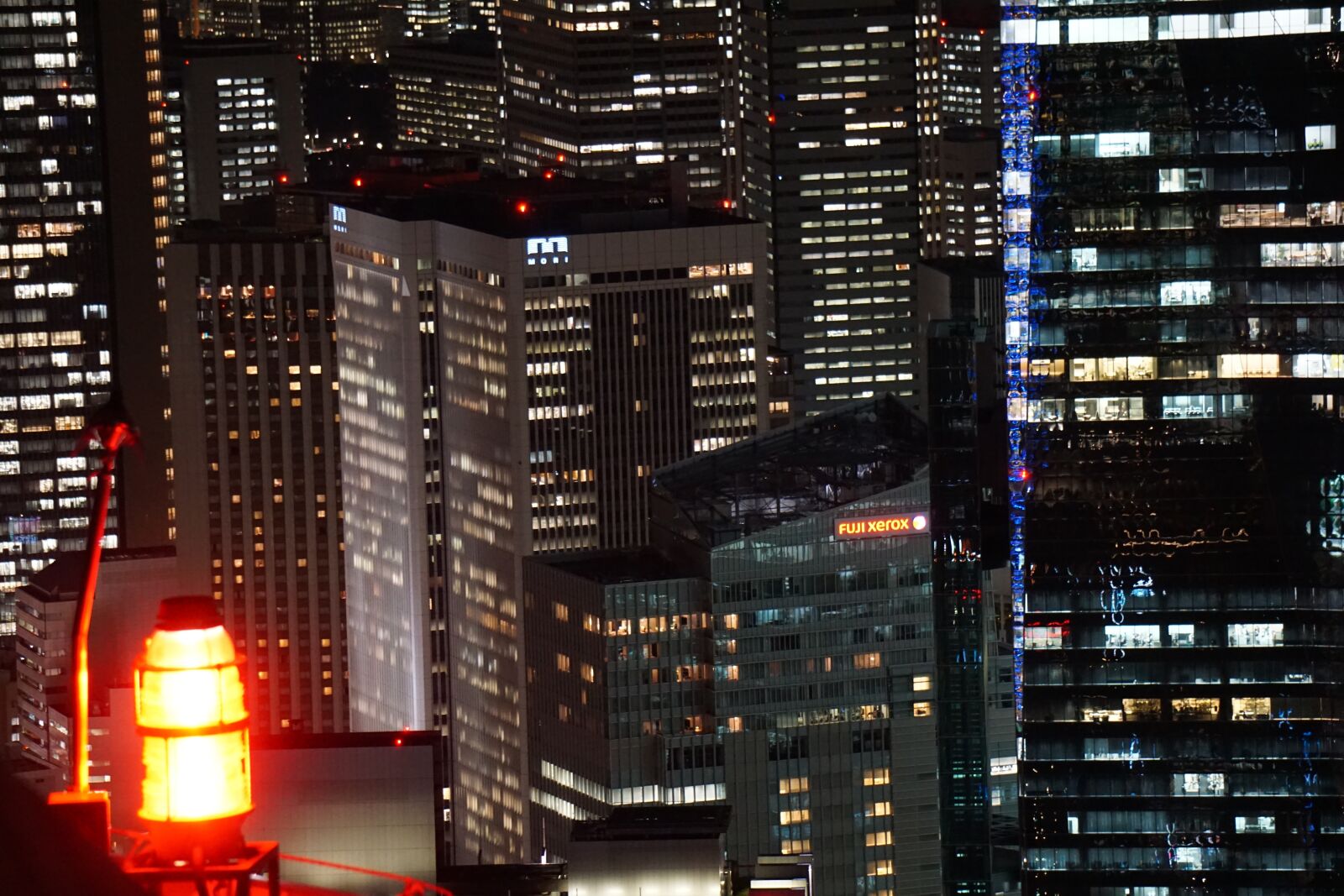 Sony E 55-210mm F4.5-6.3 OSS sample photo. Tokyo, japan, city photography