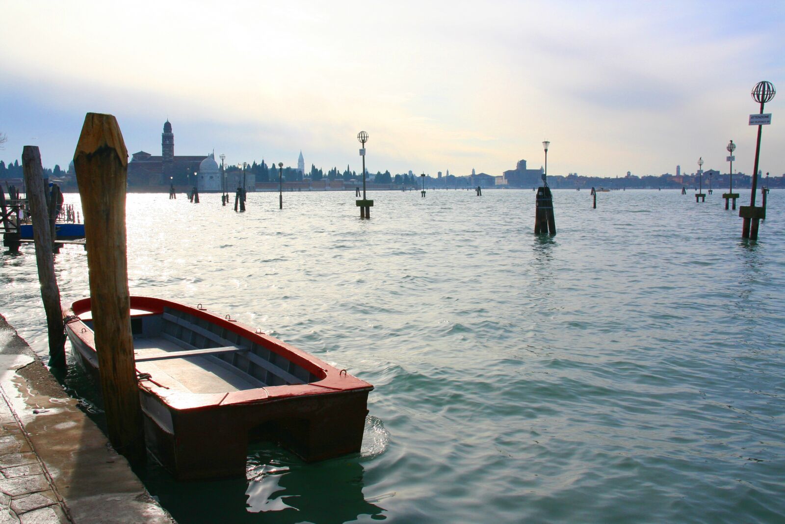 Canon EOS 350D (EOS Digital Rebel XT / EOS Kiss Digital N) sample photo. Boat, venice, venice italy photography