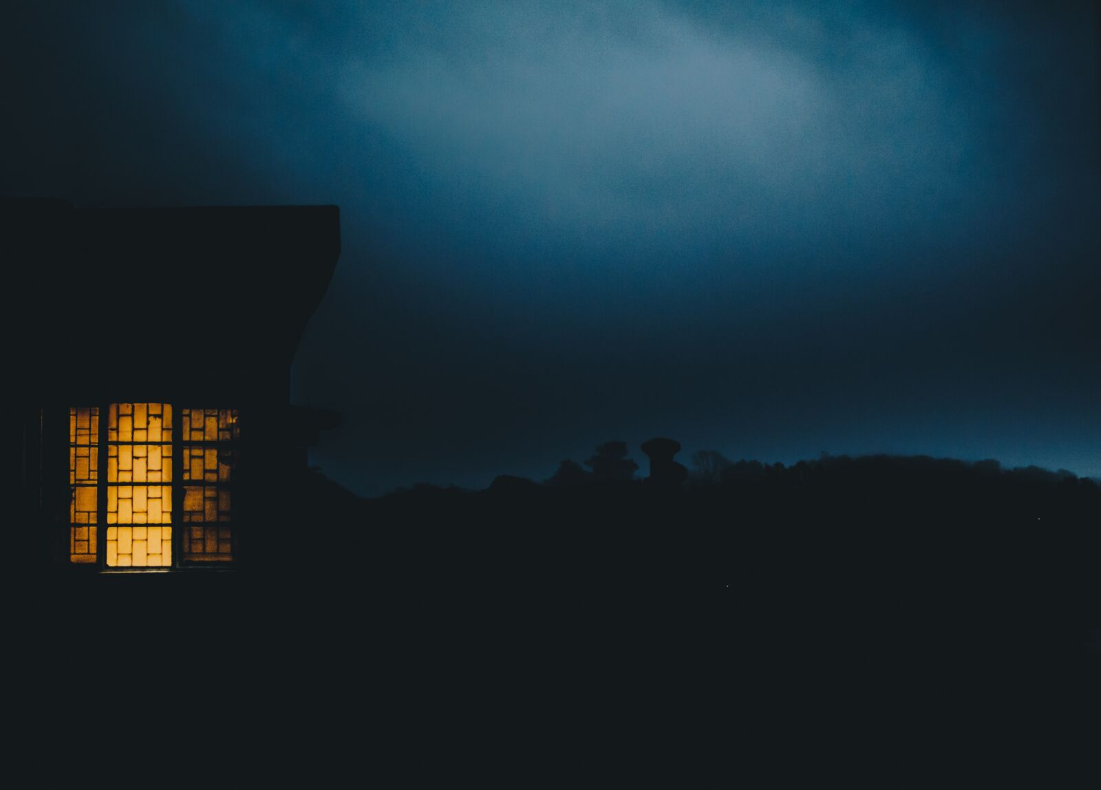 Nikon D5300 sample photo. Half-moon, scary house, paranormal photography