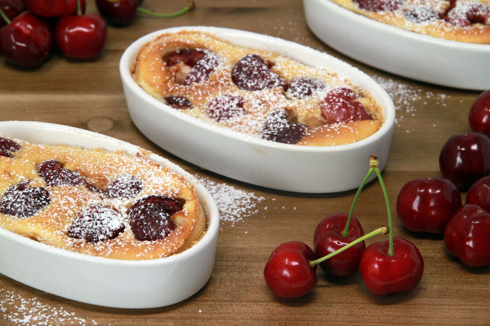 Canon EOS 7D sample photo. Cherries, casserole, dessert photography