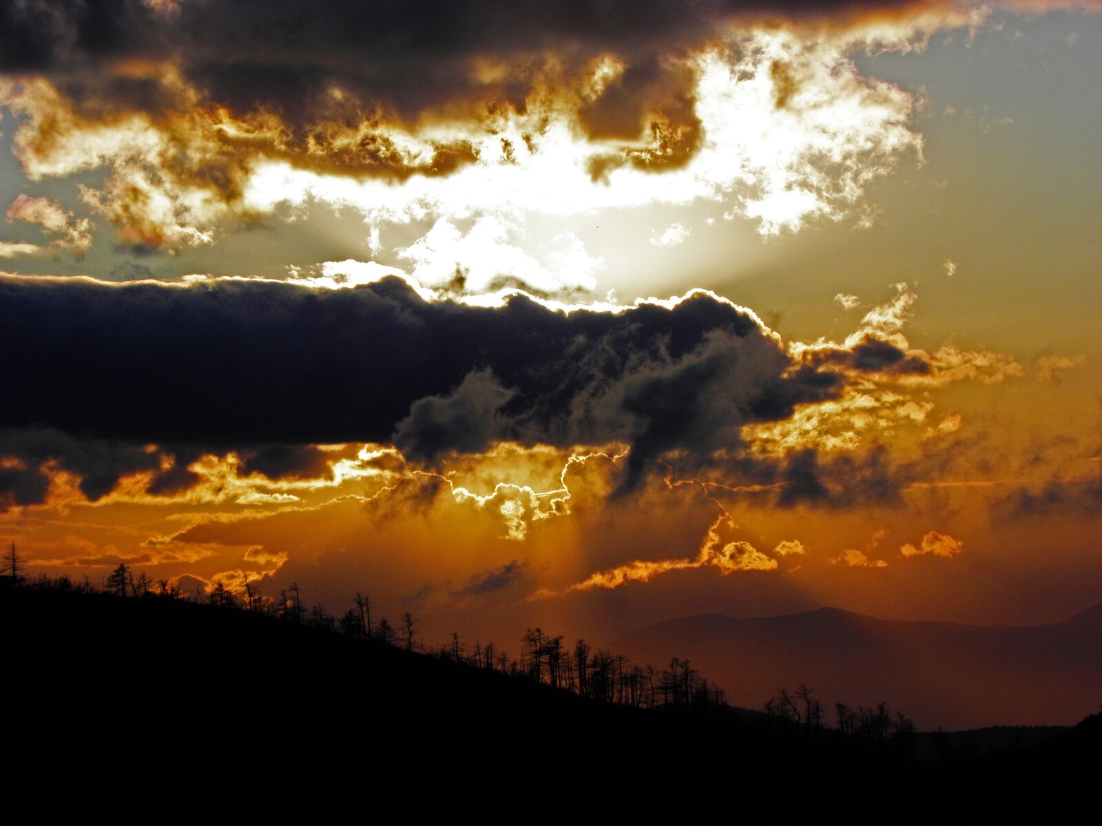 Olympus SP590UZ sample photo. Sunset, clouds, landscape photography