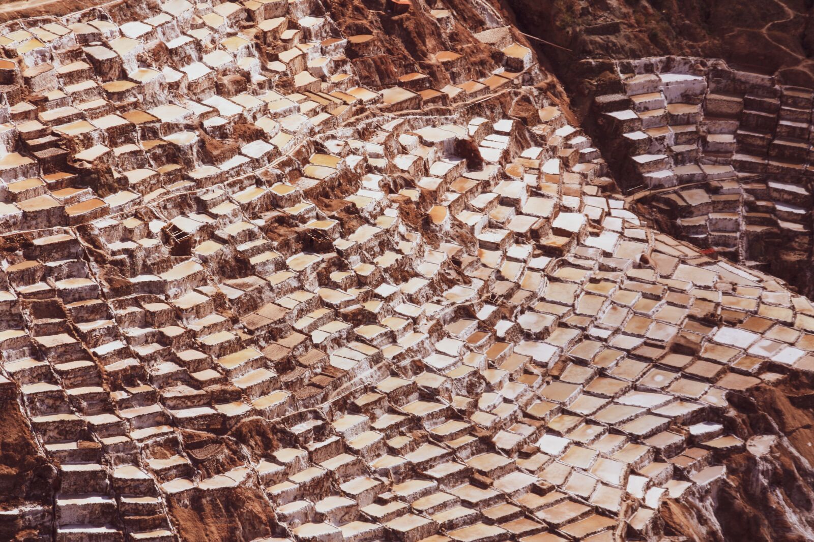 Canon EOS 450D (EOS Rebel XSi / EOS Kiss X2) sample photo. Salt pans, maras, salt photography