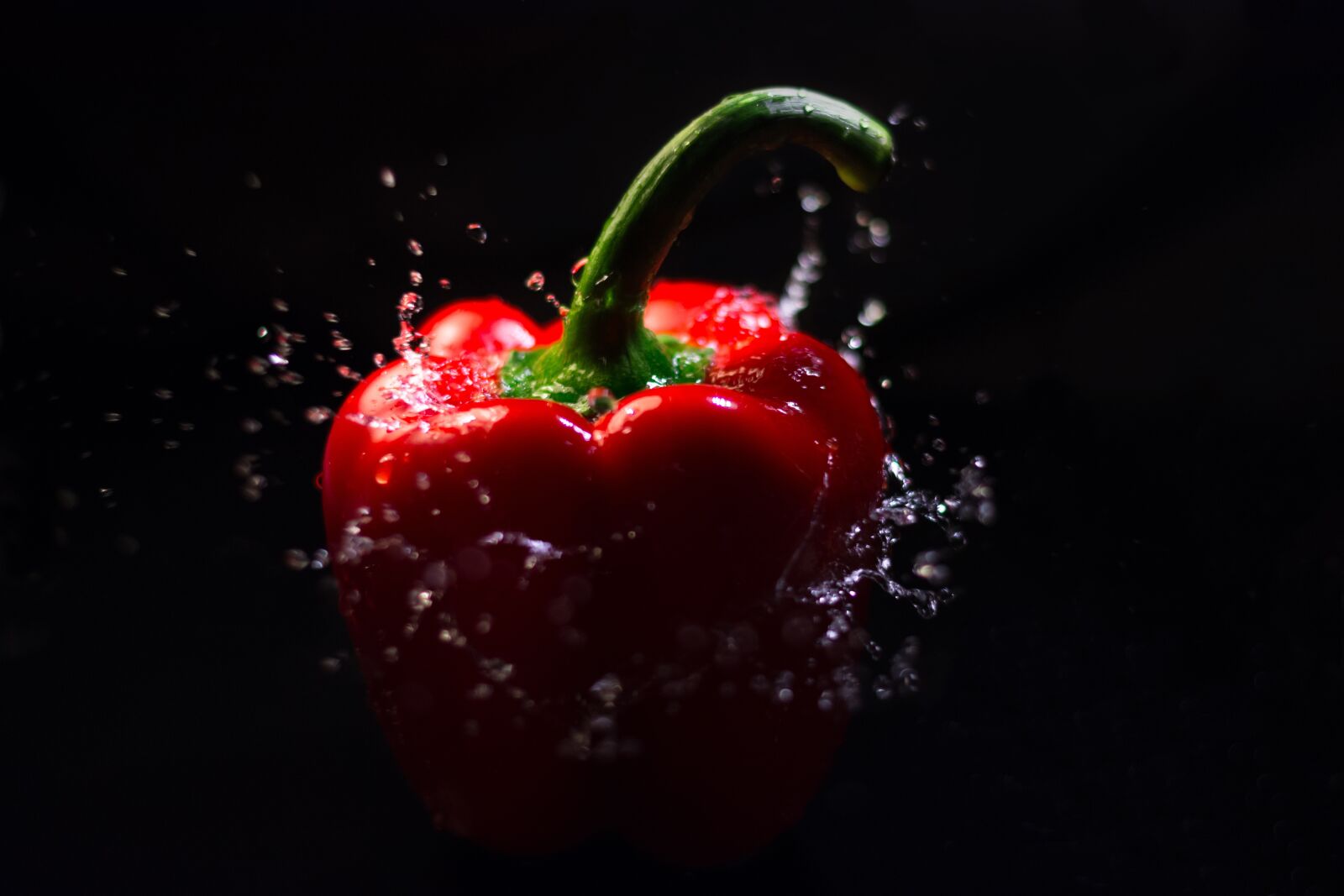 Nikon D7200 sample photo. Paprika, red, water photography