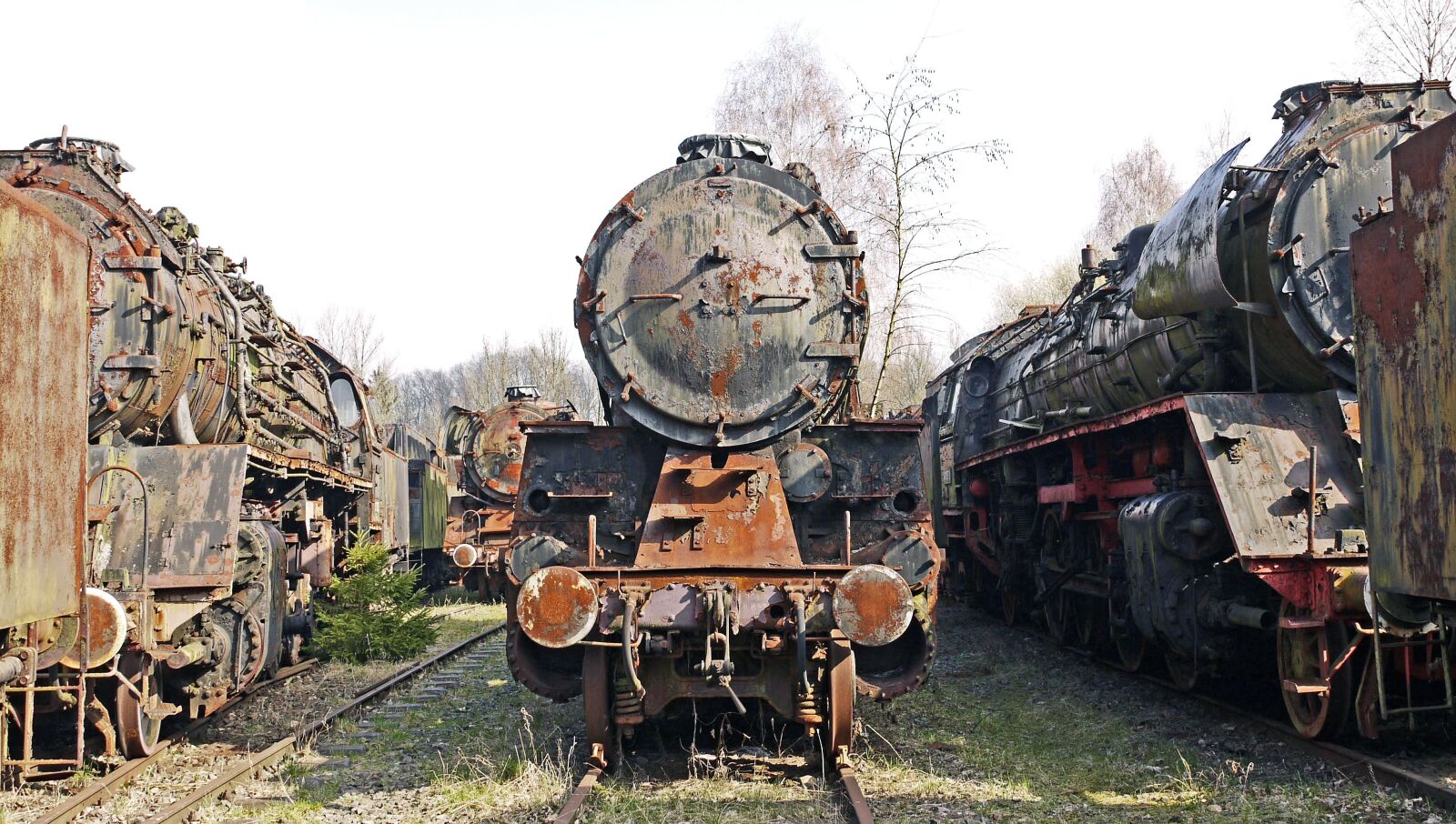 Panasonic Lumix DMC-G1 sample photo. Lokfriedhof, turned off, rust photography
